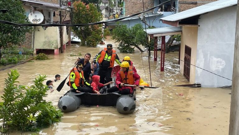 24.874 warga Medan terdampak banjir