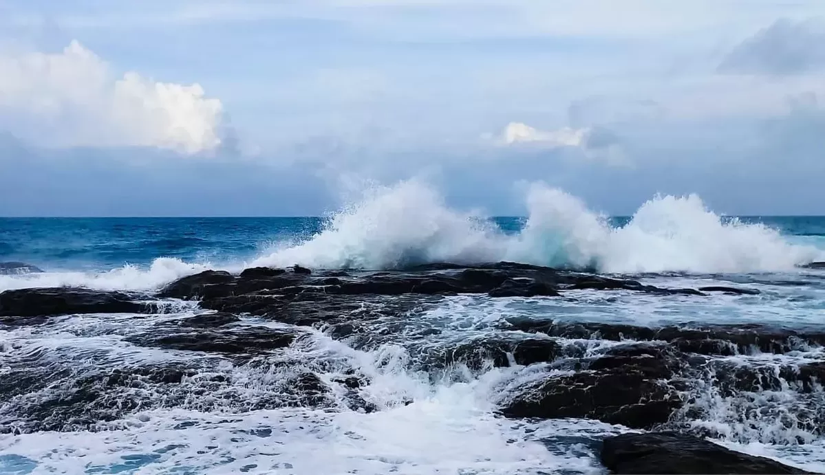 Peringatan Dini Gelombang Laut Tinggi di Bali, BBMKG Imbau Waspadai Risiko Pelayaran