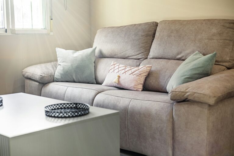 tips mencuci sofa