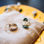 Memilih cincin pernikahan